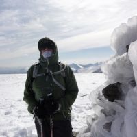 Jo at a very icy summit shelter on Moel Eilio (Andy Stratford)