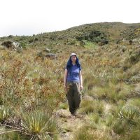 el_paramo_and_anja_sheltering_from_equator_sun (James Richardson)