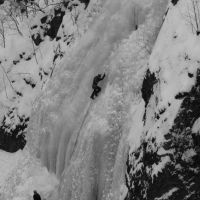 Craig leading on the top pitch of V.O. (Rob Allen)