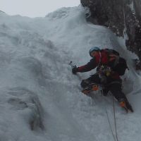 Colin leading Vanishing Gully (V,5) (Bob Milward)